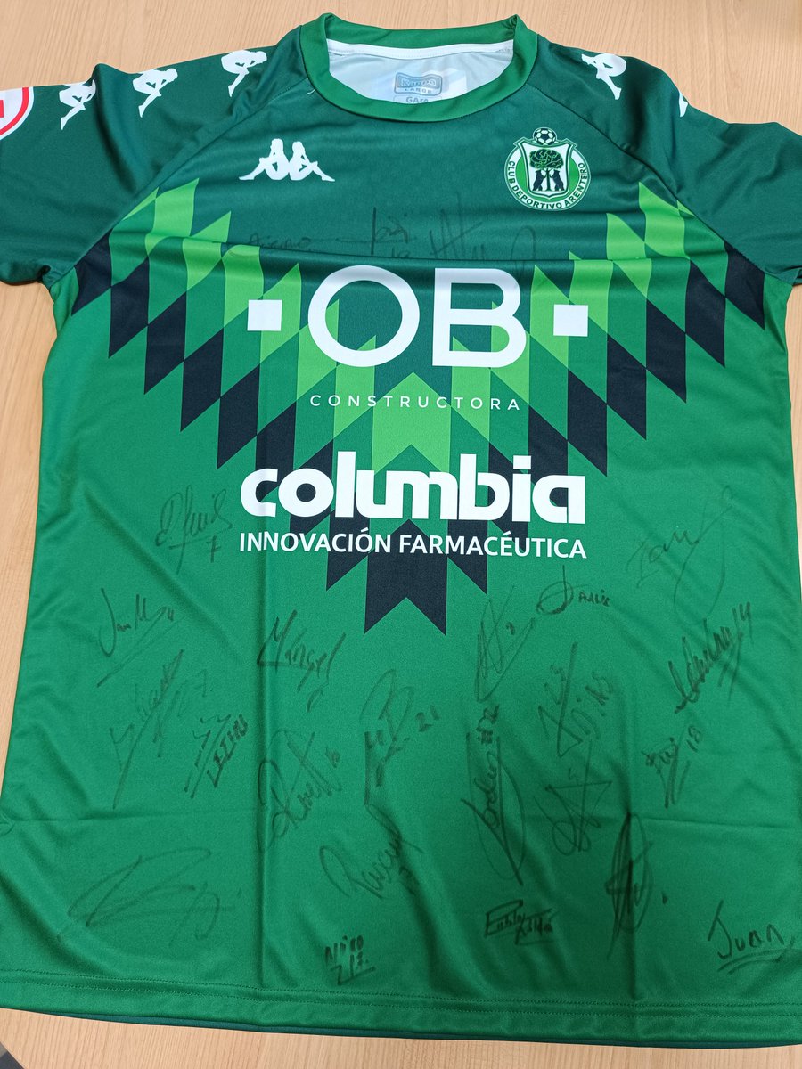 Espectacular detalle del <a href="/CD_Arenteiro/">CD Arenteiro</a> y su entrenador <a href="/RaulJardiel/">Raúl Jardiel Dobato</a> con el Día SOLIDARIO de María de Huerva que se celebrará el 1 de diciembre. #masinvestigacionparamasvida . Eternamente agradecido.