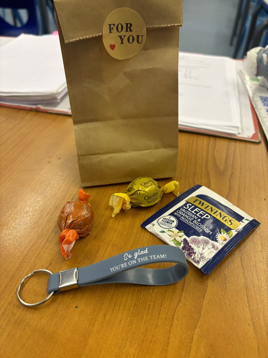 aprilmcguchan's tweet photo. Lovely little treat bag! Thank you SLT @sanquharacademy @HetheringtonMrs #MsStrachan #MissDickman https://t.co/rG3cJ4QYGq