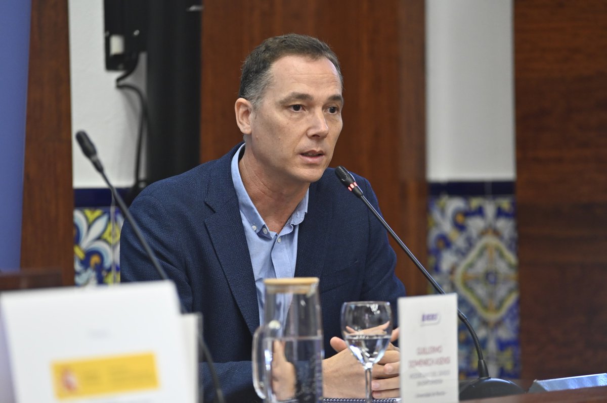 ¡Arrancamos! 

Conduce la jornada <a href="/LuziaHernandez/">Lucia Hernández Soler</a> 

Dan la bienvenida nuestra Directora <a href="/rosacano3/">rosa cano</a>, ana Belén Martínez Garrido (DG de Mujer y Prevención de VG) y Guillermo Domenech Asensi (Vicedecano del Grado de Enfermería de la <a href="/UMU/">Universidad Murcia</a>)

#REDEX (<a href="/MSocialGob/">Ministerio de Derechos Sociales, Consumo y A2030</a>)