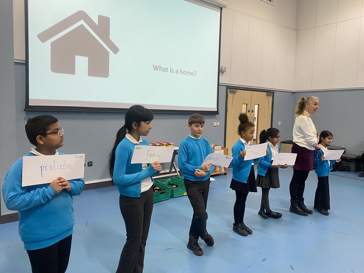 rainbowPLA's tweet image. Good morning. We were delighted to be joined by Lucinda from @TBSR13 this morning to speak to the children about the work they do supporting the homeless of Bradford. We are collecting donations to help them as part of our #WinterGiftProgramme Full details are in the newsletter.