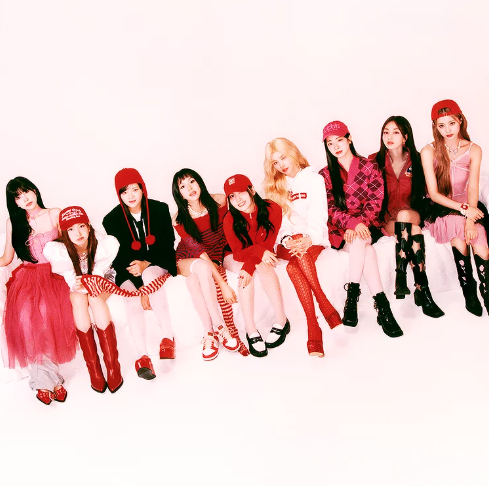 AboutMusicYT's tweet image. TWICE's Tzuyu response to people saying "she's done a lot of plastic surgeries":

"I had plastic surgeries in my mom's womb"