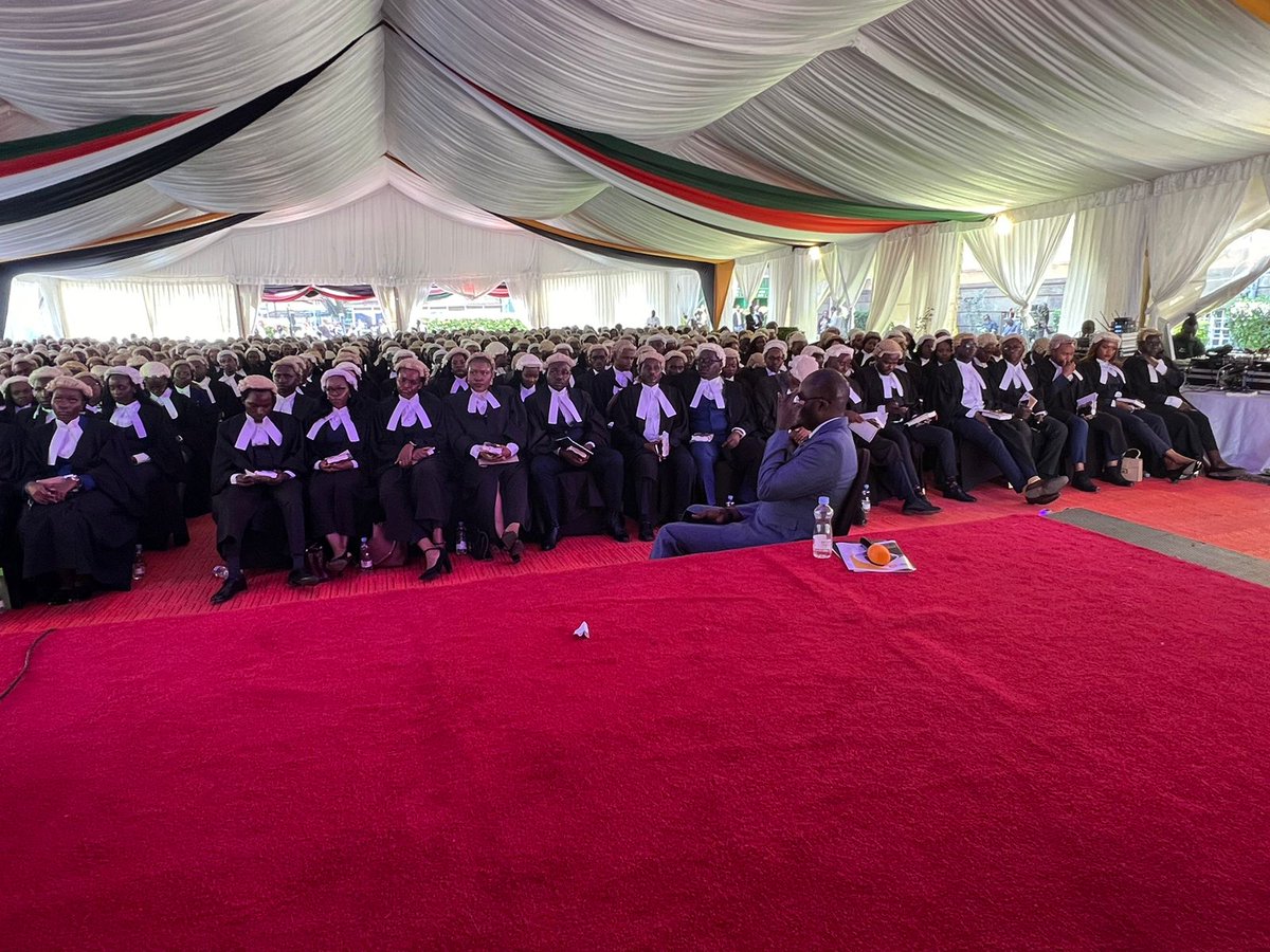 SchoolofLawKE's tweet photo. Congratulations to the newly admitted Advocates. Go ye forth and serve the Kenyan citizens. https://t.co/rCfnClEVhy