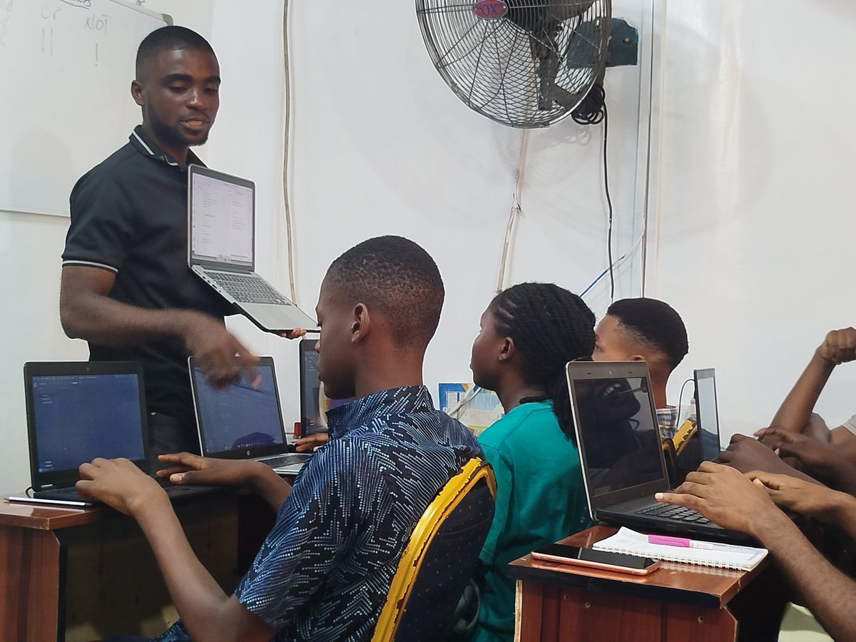 rewodtech's tweet photo. 🎓 Meet our fresh batch of web design &amp; development students! They are ready to build the web of tomorrow! 🌐💻Who's joining next!? 
#LearningAdventure #Learntech #RewodTechnologies https://t.co/SgCvNQqDmv