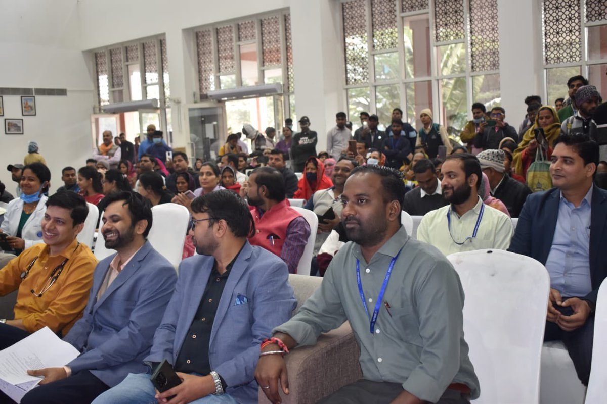 drakhilkapoor1's tweet image. Lung Cancer Awareness Program held today at Tata Memorial Centre, Varanasi with 250+ patients and caregivers.

Every step forward is a step toward hope. 

Together, we can fight, raise awareness &amp;amp; inspire
@Bipinesh Great work

#CancerSupport #FightCancer #IndiaDetectsToDefeat