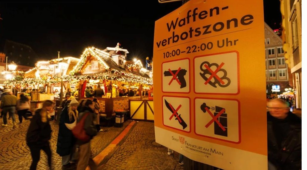 0_7_user's tweet image. Ab 22:01 beginnt die Schlacht