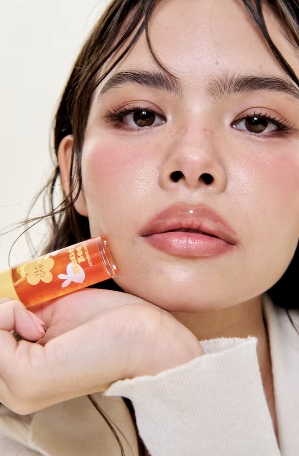 WimmonT's tweet photo. The Couple’s Honey Bee Repairing Lip Oil ลิปออยล์ฮันนี่บีบำรุงริมฝีปากล้ำลึก ในราคา ฿229 #ลิปออย
พิกัด:https://t.co/NiC0yzF8kC https://t.co/jxC7Ry0QLM