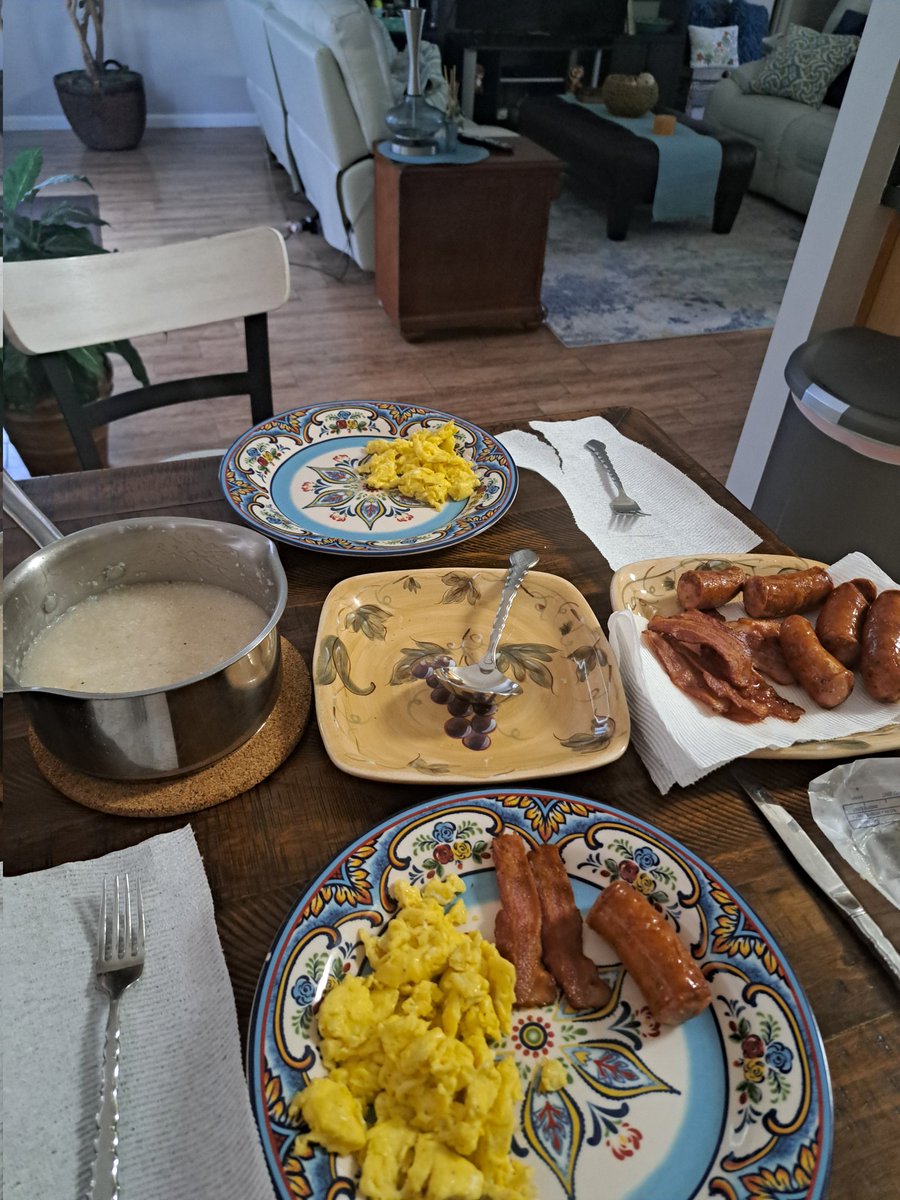 #XNews EVERY day is a day to give thanks. #FridayFeeling