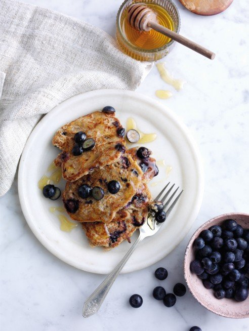 NutritionRocks1's tweet photo. BLUEBERRY AND OAT PANCAKES

These vegan-friendly blueberry and oat pancakes are sure to beat the winter morning blues and set you up for the day!

https://t.co/ebAkWD9kZ6

#recipe #recipeoftheday #veganpancakes https://t.co/Ppn3BMkUJM
