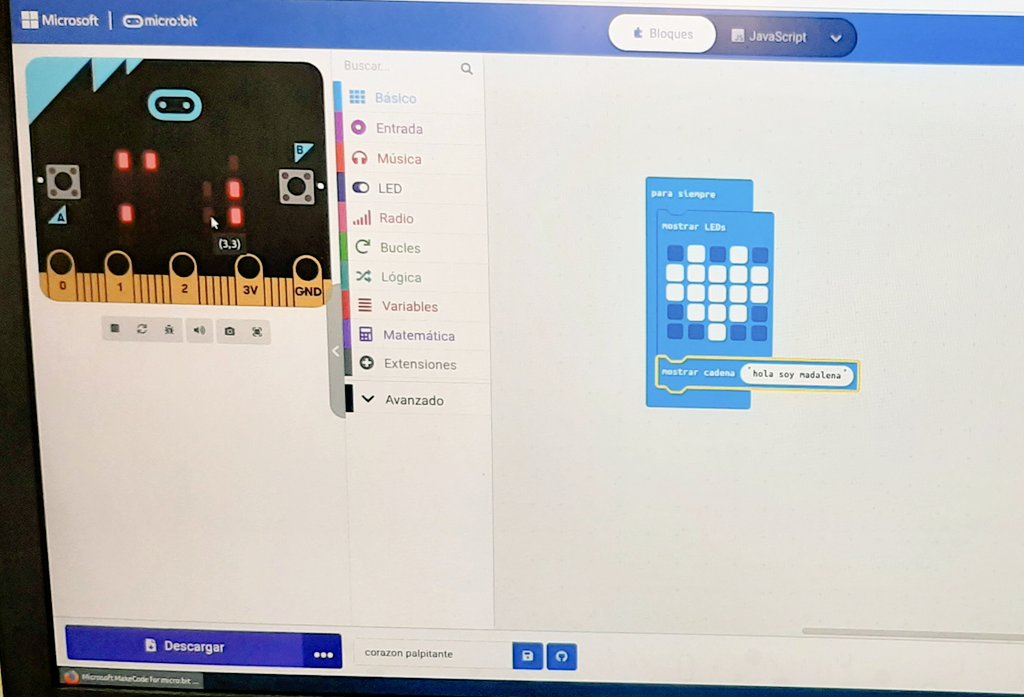 GcRuth's tweet image. Hoy hemos dado los primeros pasos en programación con @microbit_edu 
Del #corazónpalpitante ❤ a la #cadena de mensajes, pasando por los #puntoscardinales ⬆️⬇️➡⬅️

#programación #Robotics #pensamientocomputacional @programamos @elticcher