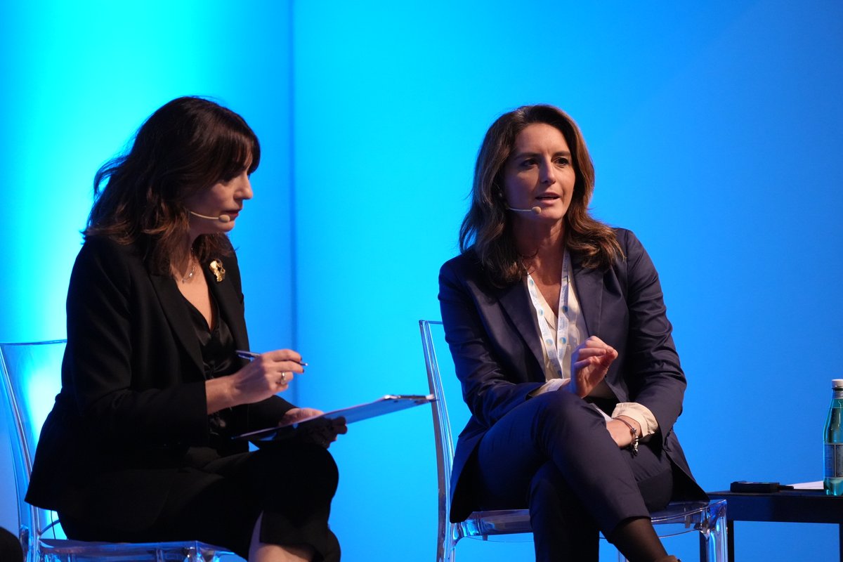 Payvolution's tweet photo. Si prosegue con il panel di questa sessione plenaria di chiusura, sul palco Marco Cito @ITAtradeagency, Agenzia @Laura Larducci @MEF_GOV e Giancarlo Goretti, Divisione Centro per l'innovazione Milano - Hub @bancaditalia  
#payvolution #ABI #ABIEventi #Bancaforte https://t.co/qsyAS3L3OJ