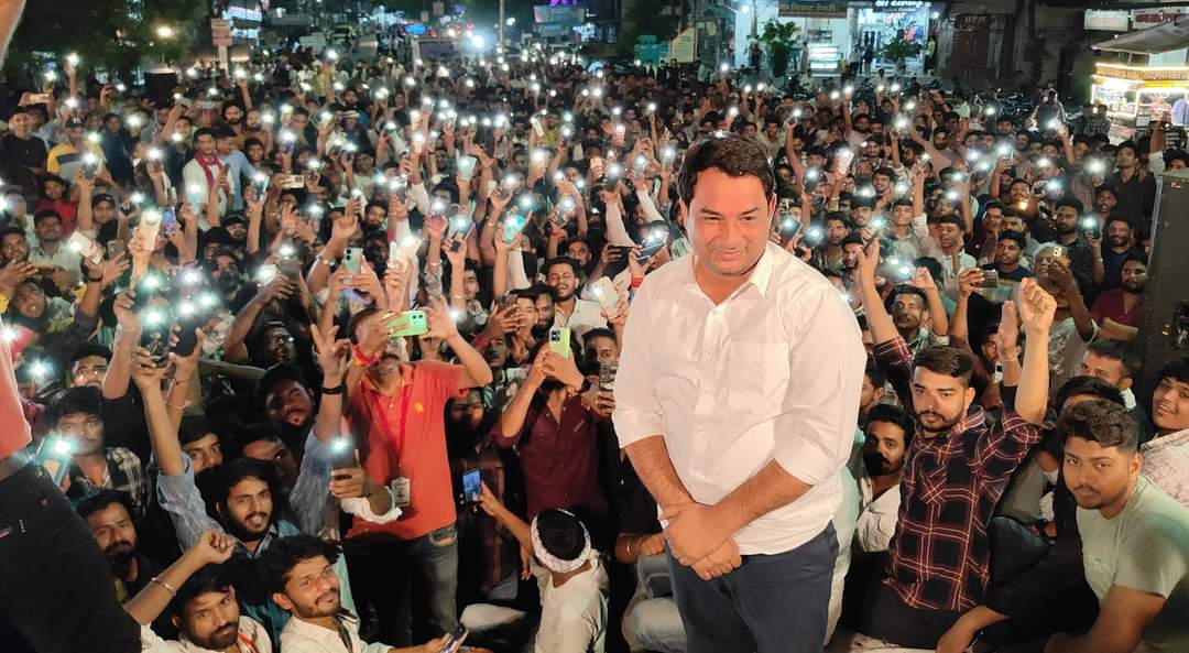 Er. Ramcharan (@ramcharantamdi) on Twitter photo जब पार्टी गठजोड़ और राजनीतिक दबाव के खिलाफ खड़ा होना हो, तो कुछ नायक ही आगे आते हैं। #नरेश_मीणा_को_रिहा_करो - यह सिर्फ एक रिहाई की मांग नहीं, बल्कि लोकतंत्र की सच्चाई और न्याय की लहर है। हम सब एक साथ हैं! ✊ #नरेश_मीणा_को_रिहा_करो
<a href="/NareshMeena__/">Naresh Meena</a>
<a href="/AadivasiSamachr/">आदिवासी समाचार</a> <a href="/1K_Nazar/">एक नजर</a> जब पार्टी गठजोड़ और राजनीतिक दबाव के खिलाफ खड़ा होना हो, तो कुछ नायक ही आगे आते हैं। #नरेश_मीणा_को_रिहा_करो - यह सिर्फ एक रिहाई की मांग नहीं, बल्कि लोकतंत्र की सच्चाई और न्याय की लहर है। हम सब एक साथ हैं! ✊ #नरेश_मीणा_को_रिहा_करो
<a href="/NareshMeena__/">Naresh Meena</a>
<a href="/AadivasiSamachr/">आदिवासी समाचार</a> <a href="/1K_Nazar/">एक नजर</a>