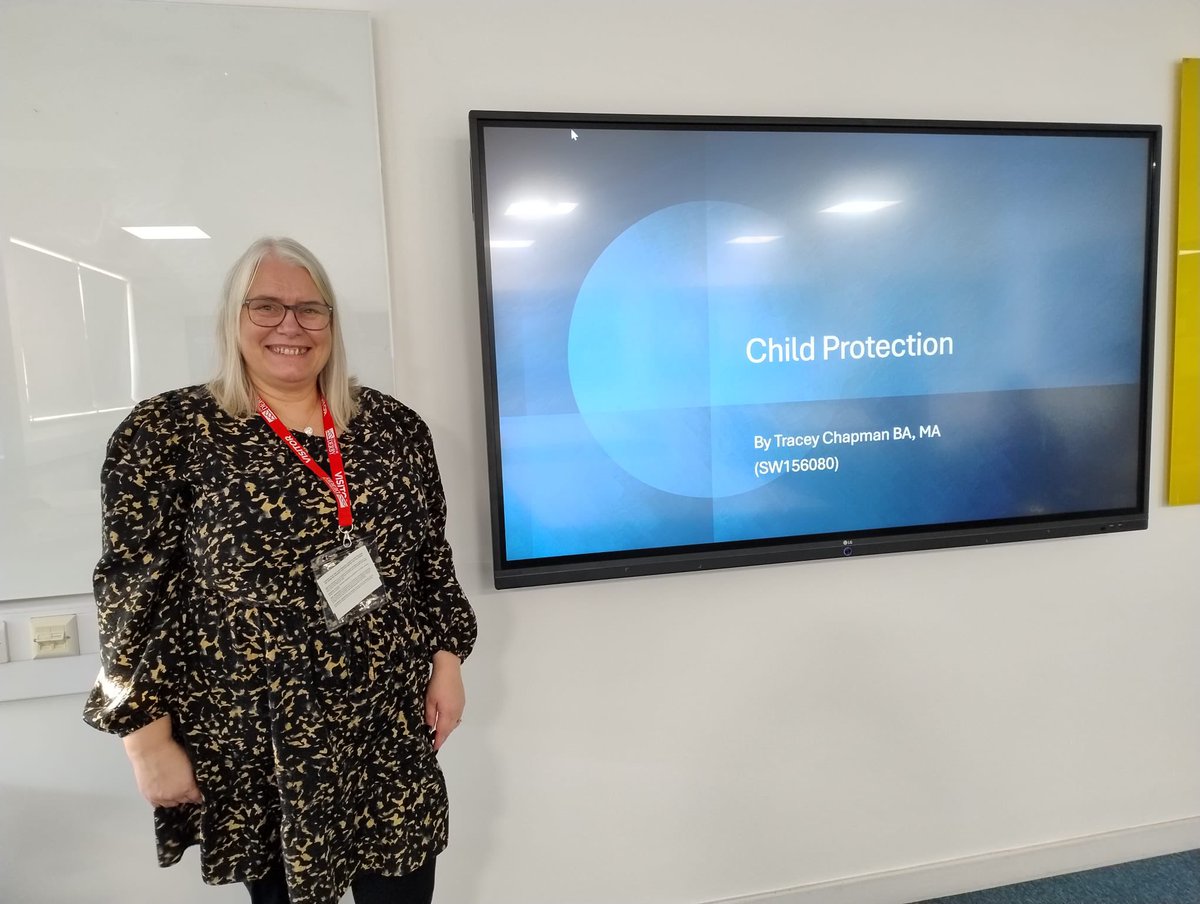 UoD Early Childhood Studies (@uodecs) on Twitter photo It was great to welcome back one of our <a href="/UoDECS/">UoD Early Childhood Studies</a> Alumni <a href="/09Morton/">Tracey Chapman</a> this week. Tracey spoke to students about her role as a social worker, and how the ECS degree has helped her in practice It was great to welcome back one of our <a href="/UoDECS/">UoD Early Childhood Studies</a> Alumni <a href="/09Morton/">Tracey Chapman</a> this week. Tracey spoke to students about her role as a social worker, and how the ECS degree has helped her in practice