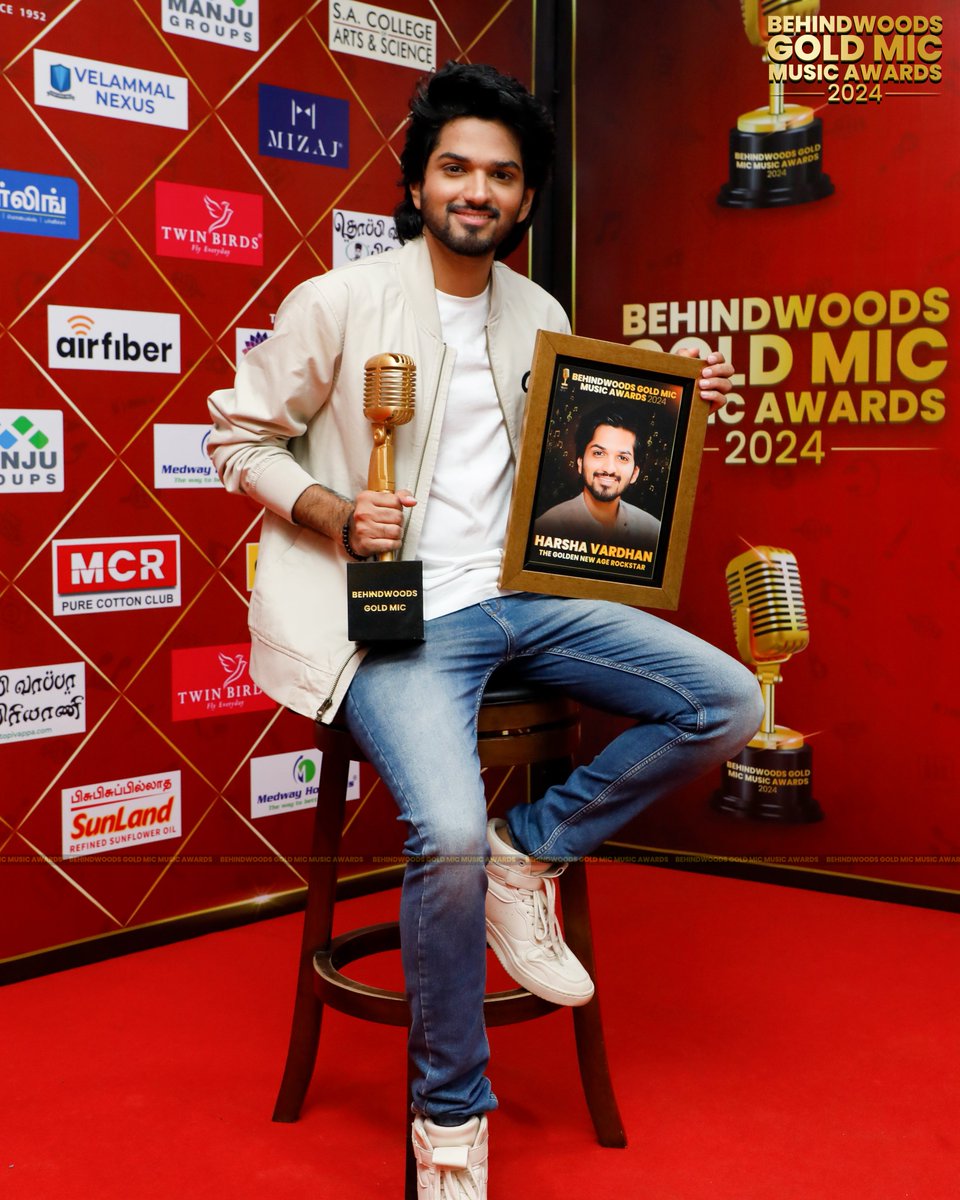 This music star just claimed their award—the future is now! 🎤
#BehindwoodsGoldMicAwards2024 #BGMA2024