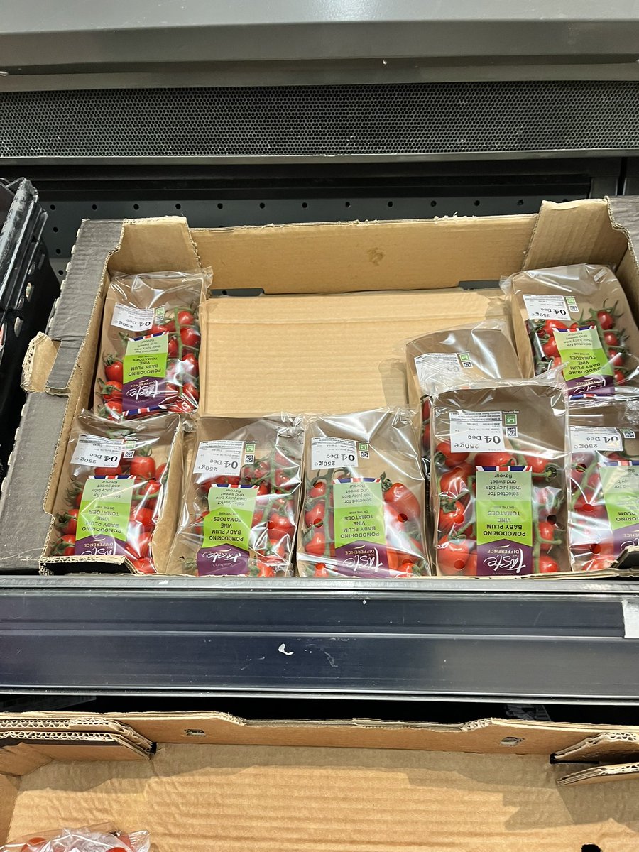 PadreGrant's tweet photo. @sainsburys I’m not sure what the shelf stackers think they’re doing in Sainsbury’s Lancaster store but it’s annoying to find multiple products upside down on the shelf. https://t.co/HkcQNb1CcQ