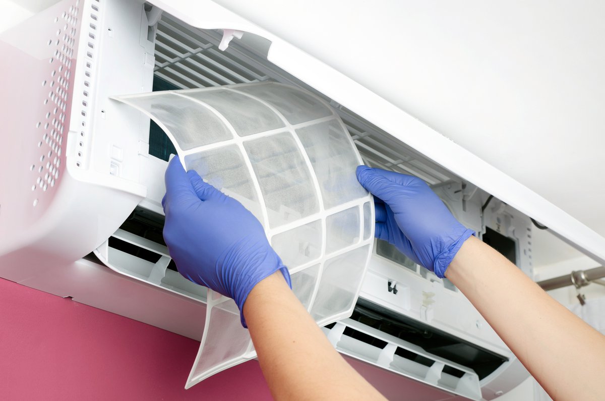 JeffMackayMech's tweet image. It’s the little things that make a big difference—like regularly changing your HVAC system’s filters! Call Jeff MacKay Mechanical to schedule your air filter replacement and keep your system running smoothly. #HVACTips #AirFilterReplacement