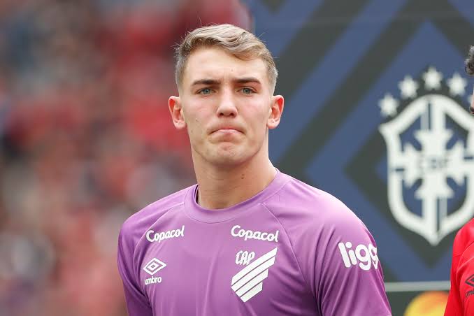 qual é a opinião de vocês sobre o Léo Linck? E o que vocês esperam que o clube faça com ele em 2025?

Apesar das falhas, eu ainda acho um bom goleiro e com grande potencial.