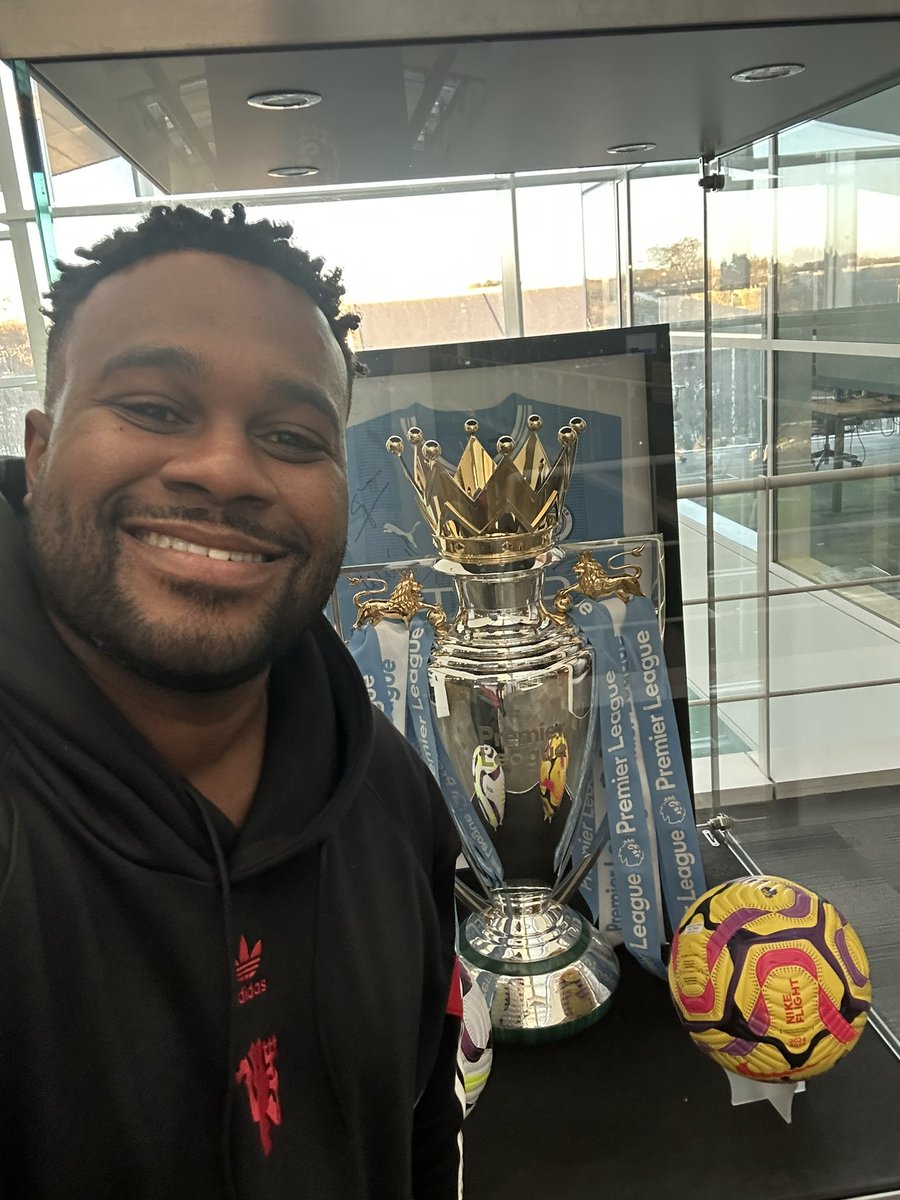 bajanboi4life's tweet image. All the way from the USA to the PLP studio, catch me on Fanzone show at 15:30 UK time #plfans