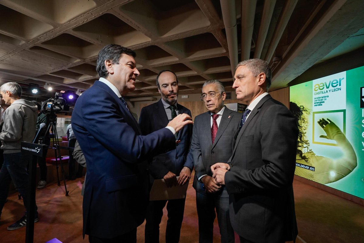 Fundcajaburgos's tweet photo. Esta mañana hemos acogido la jornada 'Energía y Futuro' de la aceleradora #Aever

◾Para el consejero de Economía de @jcyl , Carlos Fdez. Carriedo, el impulso industrial de #CastillayLeón está  ligado a la capacidad de creación de startups en el sector de las #EnergíasRenovables https://t.co/4jtfqhx6SY