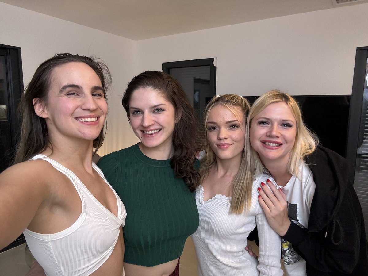 GIGI MAX ๐ง๐ช (@gigimaxofficial) on Twitter photo Always surrounded by the best people ๐๐ซโจ
(<a href="/Kittylisex/">KittyLi</a> <a href="/Francy_DiCaprio/">Francesca DiCaprio</a> <a href="/jade_jadoree/">Jade Jadoree</a>) Always surrounded by the best people ๐๐ซโจ
(<a href="/Kittylisex/">KittyLi</a> <a href="/Francy_DiCaprio/">Francesca DiCaprio</a> <a href="/jade_jadoree/">Jade Jadoree</a>)