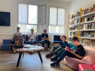 Le collège <a href="/cgIleRousse/">COLLEGE PASCAL PAOLI ILE ROUSSE</a> organisait ce jour plusieurs ateliers au profit du telethon 
Basket fauteuil cecifoot trail ateliers lecture
Merci à tous les enseignants pour leur implication