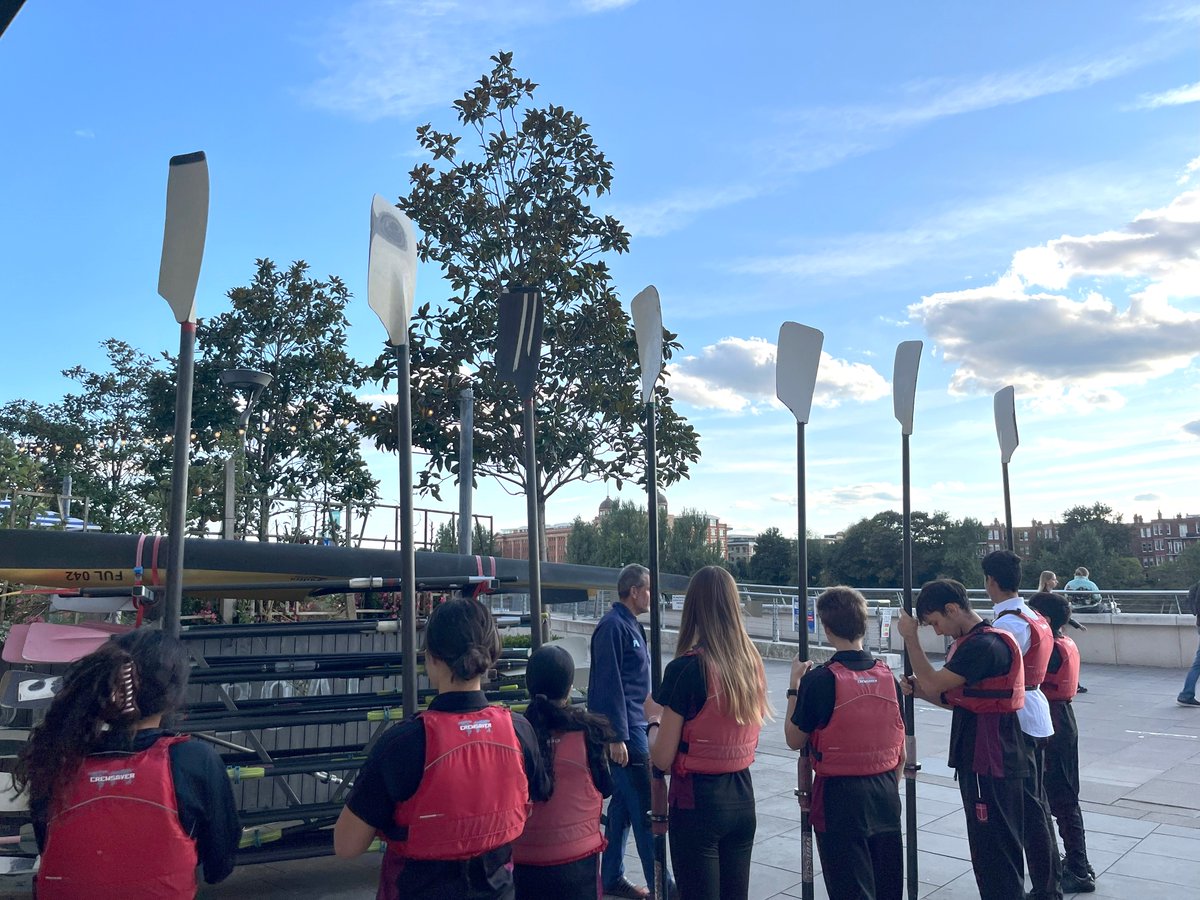 Rowing is a fantastic opportunity for our students to gain #LifeSkills such as perseverance, teamwork, communication, active listening and problem solving. Click here to donate: chelsea-academy.org/chelsea-academ…
#GivingTuesday