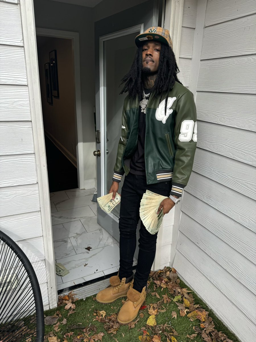 1_lijuu's tweet photo. 🎋I focus more on money than people , cause I never met a dollar I didn’t like 💰#ThanksgivingRecap https://t.co/lQXpSJq9DG