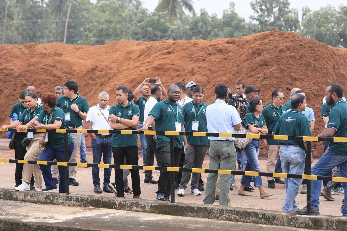 Honoured to host the International Coconut Community in Sri Lanka this week. We gave insight into the coir substrate industry, with visitors showing great interest in value added buffered production. It was humbling to welcome so many coconut enthusiasts! 🥥🌴🥥