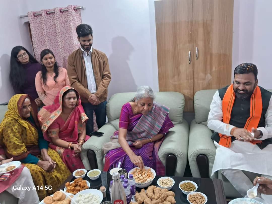 #SaveMithilaCulture 
मिथिलाक संस्कृति बेटी जेना खोईछ ल विदा भेली वित्तमंत्री <a href="/nsitharaman/">Nirmala Sitharaman</a> जी। 
जय जानकी 🏹