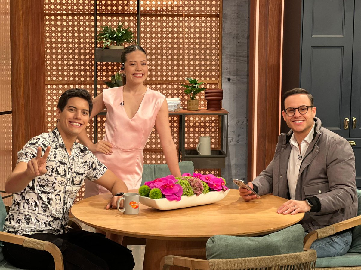 ¿Aún no estás en sintonía de #Venevision👀? Esta mañana de #PortadasAlDía 🧡 ha sido fabulosa porque nos despedimos del mes de noviembre y le damos la bienvenida a la época más linda del año 🎄¡No te lo pierdas 🤩!