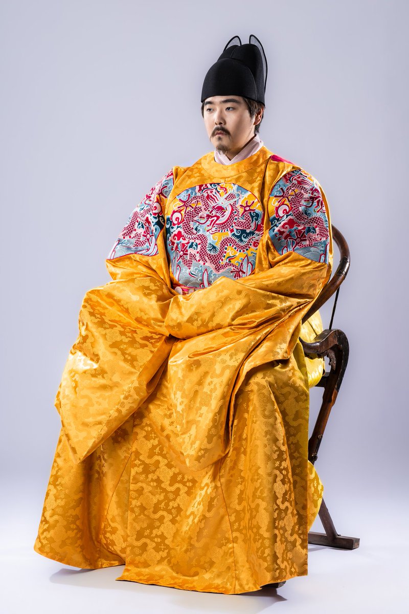 jwh9211's tweet photo. #mingfu
#mingdynasty
대명과 조선의 천자
주익균씨
사진 : kamp https://t.co/bkfeUlSwn1