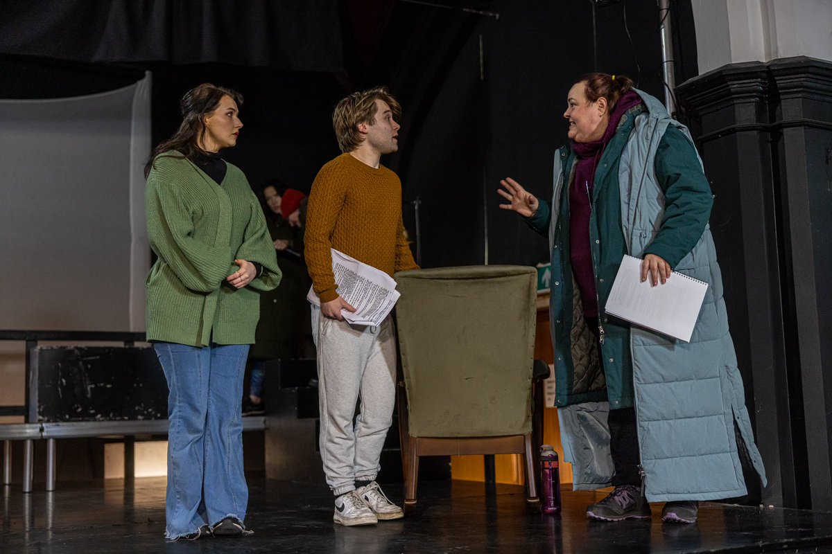 What better way to start your weekend, than with a sneak peak of our rehearsals!! Make sure to get your tickets booked - it’s going to be a MAGICAL one!!

📸 Gorgeous Photography NI

🎭 The Magician’s Nephew
🎟️ brightumbrella.co.uk/the-magicians-…