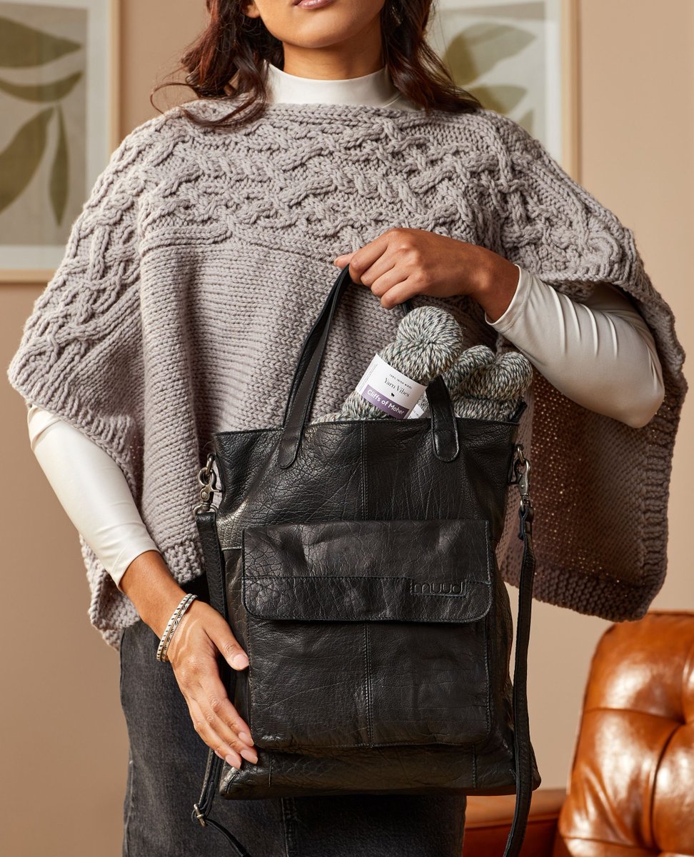 Universal Yarn tweet media