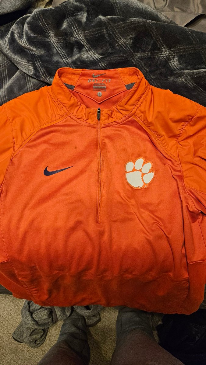 From the back of the closet to the  nightstand. We need all the juice possible.

Got this thing in 2014, seen ALOT of wins. Seen ALOT of trophies