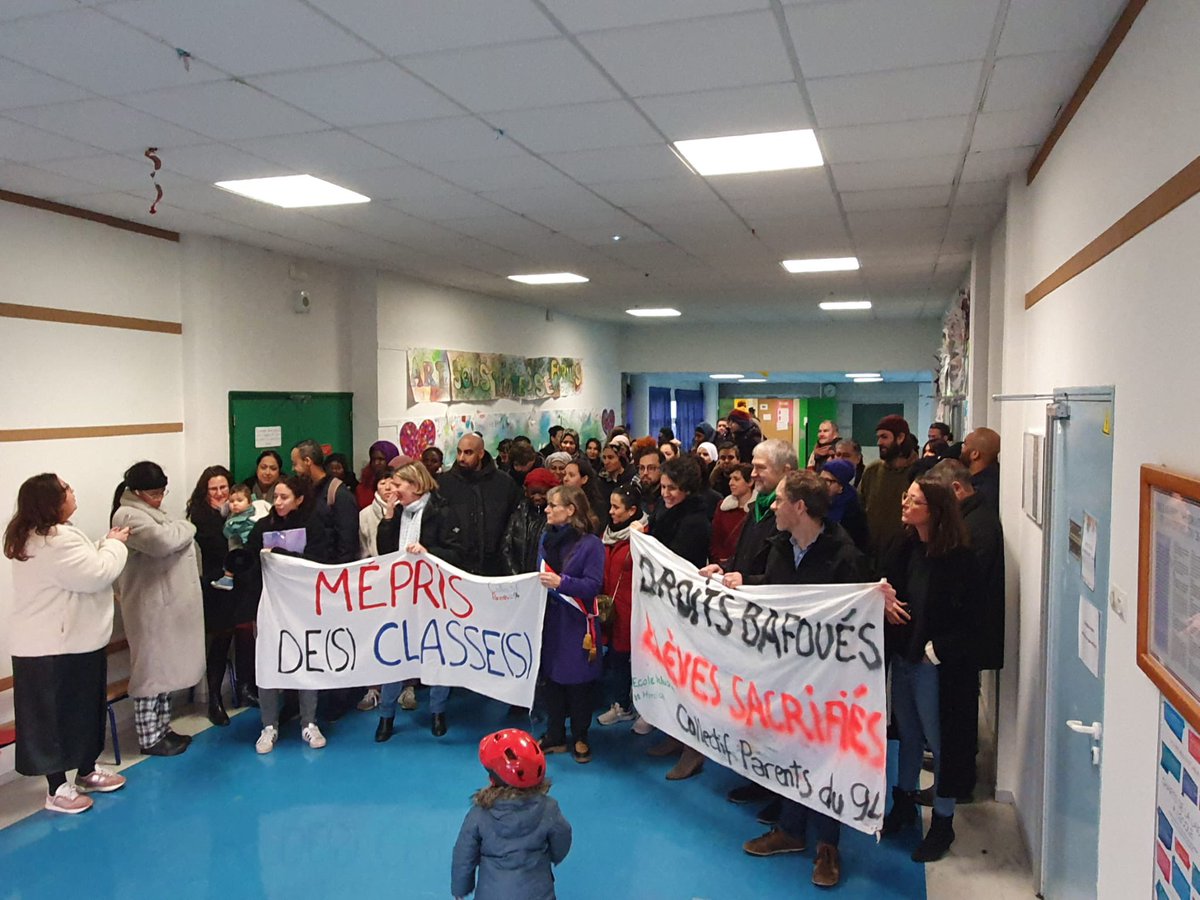 Nouvelle mobilisation ce matin, 70 parents réunis avec le soutien de notre députée <a href="/STaillePolian/">Sophie Taillé-Polian</a> 
«24 élèves en plus et une classe en moins, ce n’est pas tenable»➡️ «Vite, une ouverture de classe pour respecter le droit à l’éducation de nos élèves de classe populaire »<a href="/AcCreteil/">Académie de Créteil</a>