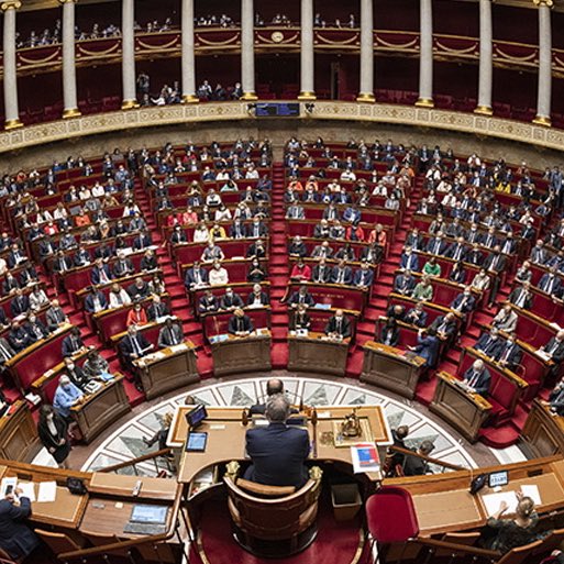 Pediavenir's tweet photo. 🇫🇷💰 FLASH – Pour faire des économies, 99% des français sont favorables à l’idée de remplacer le Sénat et l’Assemblée Nationale par une intelligence artificielle. https://t.co/os8hI7XXeT
