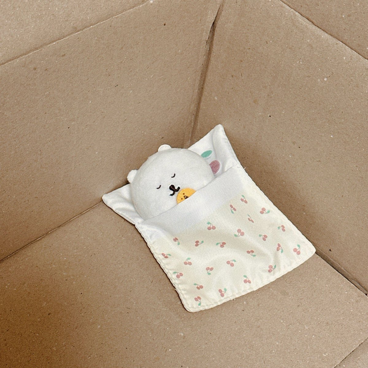 tsukkomi_bear's tweet image. 덕질이 숙제가 되는 건 싫어
덕질은 행복한 건데 마음의 숙제는 스트레스잖아
그러니까 수제 사진이 없어도 그냥 ‘저녀석.. 가짜 인생이 힘들구만’하고 모르는 척 해주기야〰️🥹