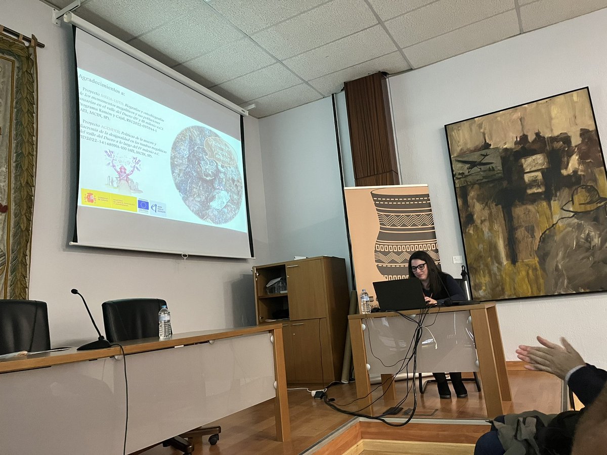 Grupo de Investigación DURIUS (@durius_uva) on Twitter photo Nuestras compañeras Cristina Tejedor y <a href="/SoniaDiazNv/">Sonia Díaz-Navarro</a> han participado en el congreso I Congreso de Producción y Consumo en el Calcolítico y la Edad del Bronce de la Península Ibérica organizado por <a href="/DepPrehyArqUGR/">Prehistoria y Arqueología</a> 👏🏻 Nuestras compañeras Cristina Tejedor y <a href="/SoniaDiazNv/">Sonia Díaz-Navarro</a> han participado en el congreso I Congreso de Producción y Consumo en el Calcolítico y la Edad del Bronce de la Península Ibérica organizado por <a href="/DepPrehyArqUGR/">Prehistoria y Arqueología</a> 👏🏻