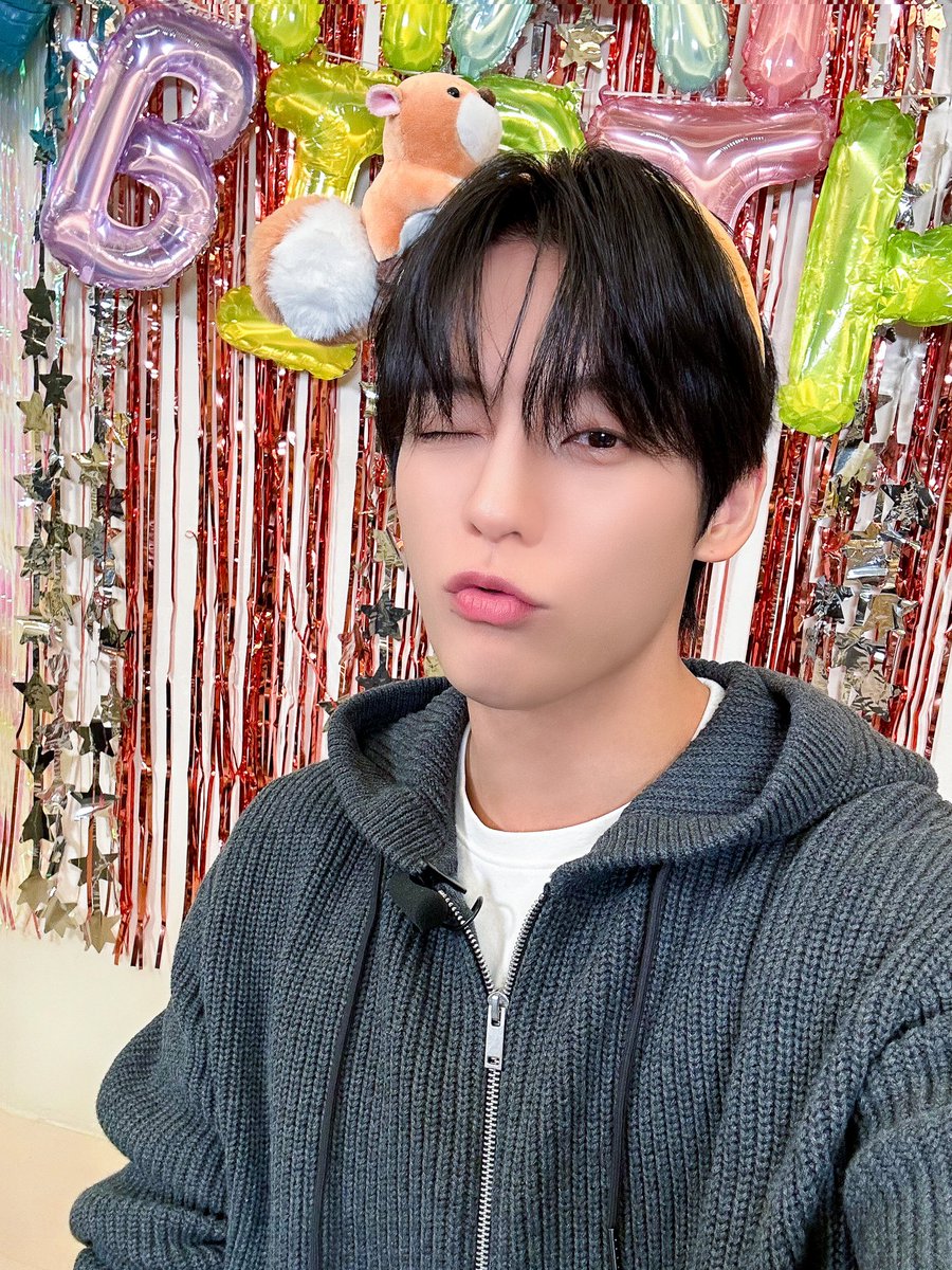 [📸]

허타람쥐 데이에 우리 멜로디가 매번 축하해줘서
행복람쥐 되어버림 이슈 발생 💙🐿️💙

#비투비 #BTOB
#이민혁 #LEEMINHYUK
#HAPPY_LEEMINHYUK_DAY
<a href="/btob2mh/">HUTA</a>