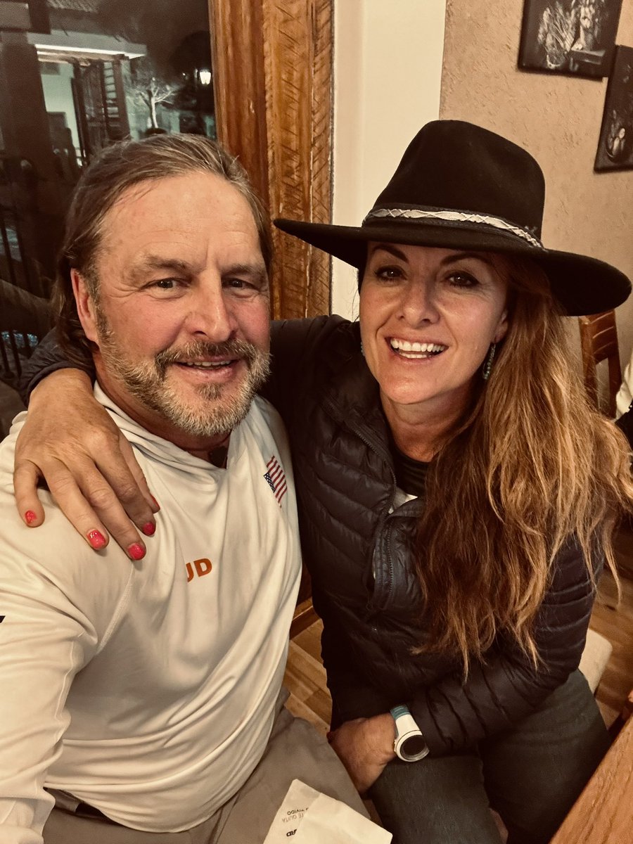 KineticHeidi's tweet image. Happy Thanksgiving with our American family in Cuenca! We are united around the World! #HappyThanksgiving  #arworldseries #arwc2024 #adventureracing