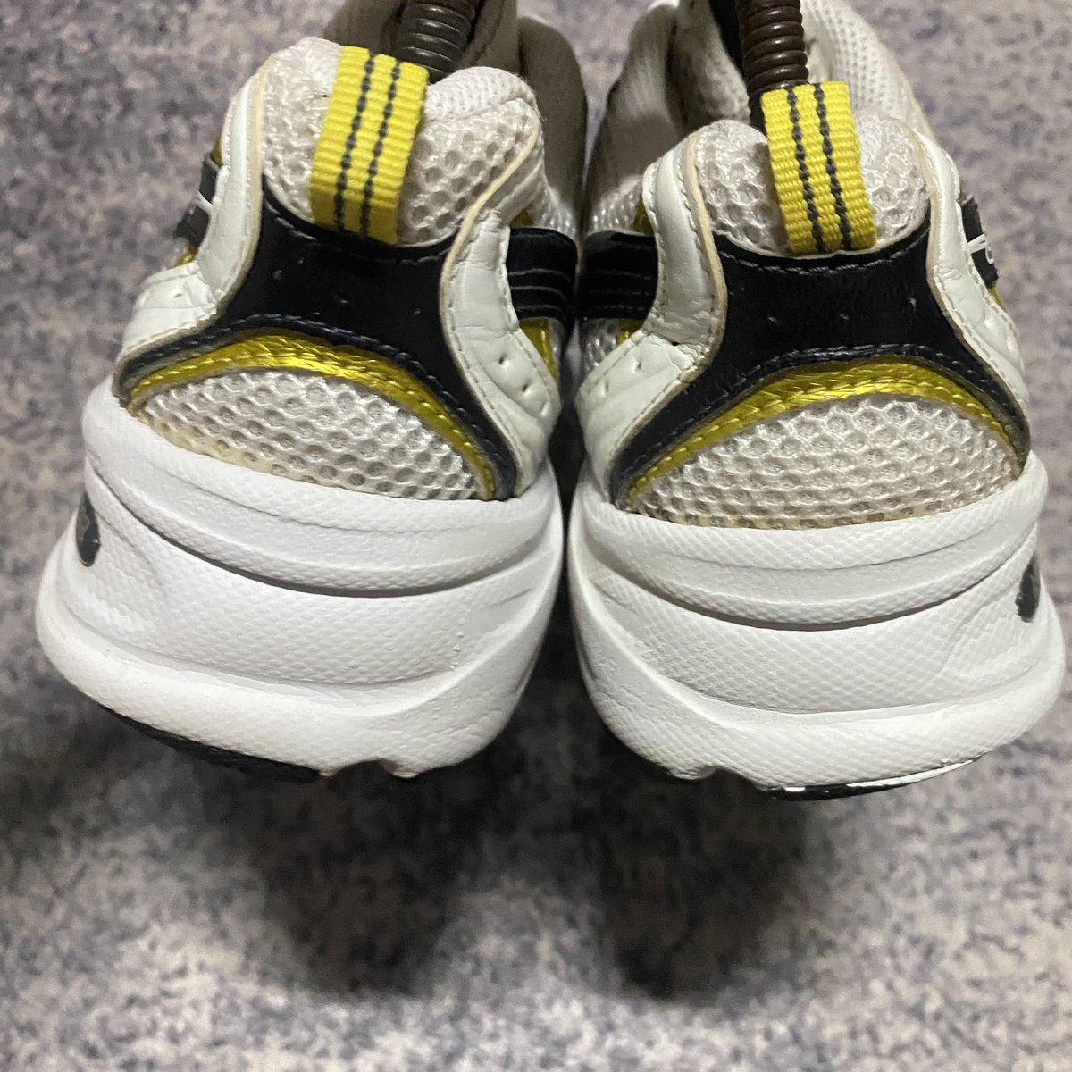 bxe_88's tweet photo. 🍕 New Balance แท้
Sz.40/25.5cm
สีสวย สภาพดี พื้นเต็ม ซอฟเดิม 
ราคา 419฿ ส่งฟรี 
#รองเท้ามือสองของแท้ #รองเท้ามือสอง #รองเท้าของแท้ #รองเท้าผ้าใบ #ส่งต่อรองเท้า #ส่งต่อ #เสื้อผ้ามือสองสภาพดี #มือสอง https://t.co/fG2KrXr6fD