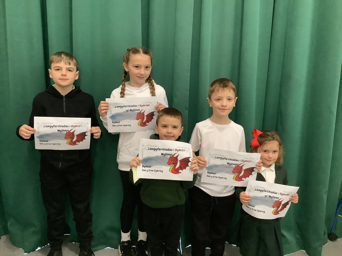 Llongyfarchiadau mawr i Sêr yr wythnos 🏴󠁧󠁢󠁷󠁬󠁳󠁿⭐️@EAS_Cymraeg <a href="/SerenaSbarc/">Seren A Sbarc - Siarter iaith</a> @EAS_Equity