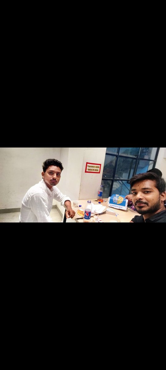 vikasmaurya1235's tweet photo. @dominos_india #DominosIndia #BlueFriyay
#ContestAlert #BlackFriday https://t.co/kbK9AG5Bzg