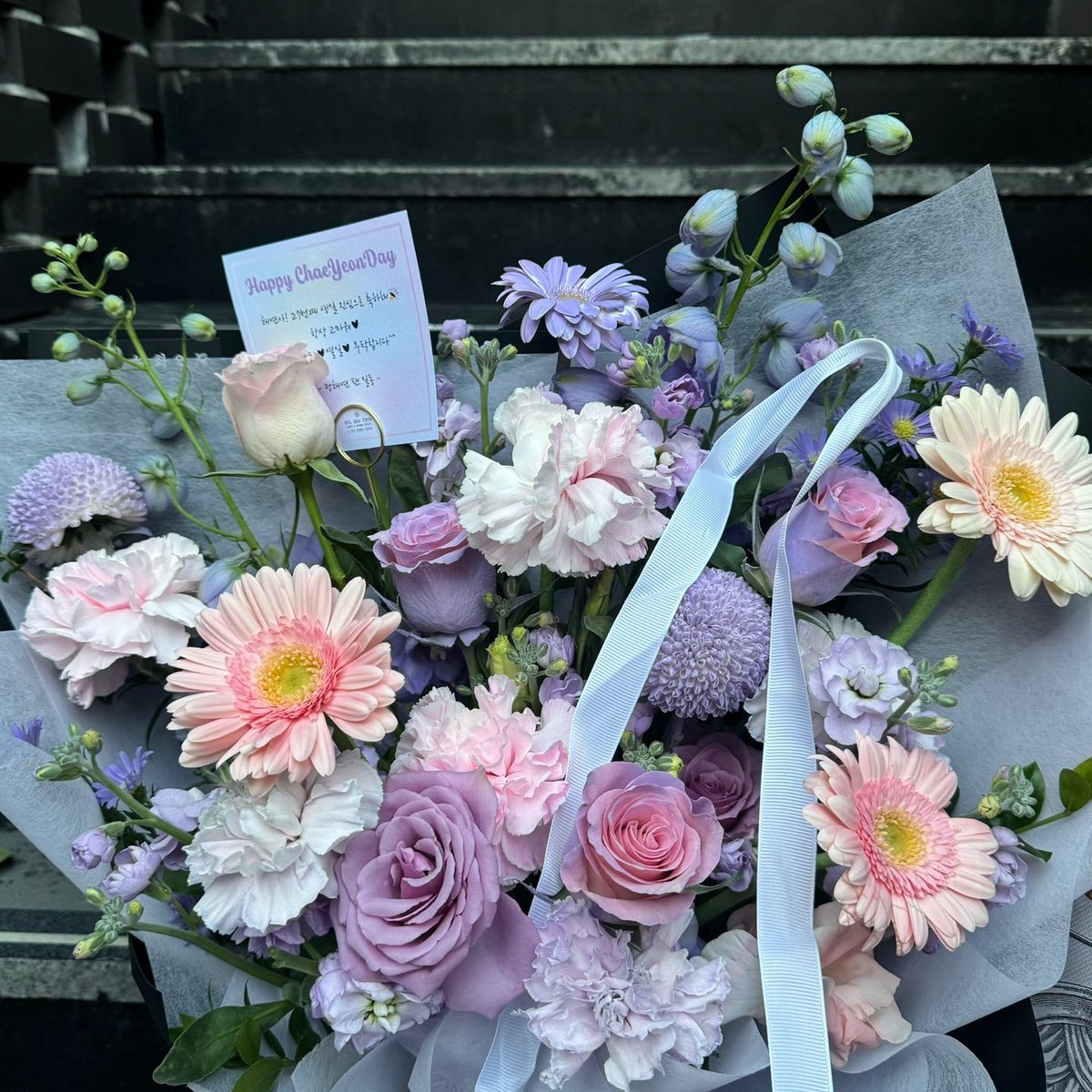 5yangchi's tweet image. 집사 생일 서포트 하구 왔서요.. #정채연