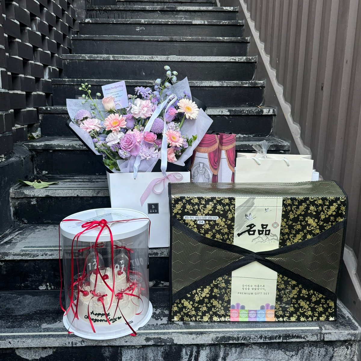 5yangchi's tweet image. 집사 생일 서포트 하구 왔서요.. #정채연