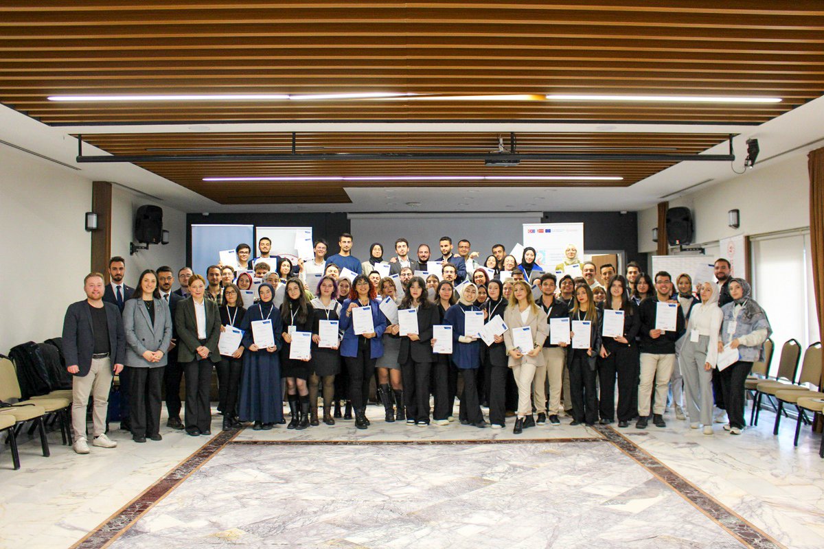 🎉 Ulusal Gönüllülük Politikaları Zirvesi’nin dördüncü ve son günü tamamlandı! 🌟 

Zirvemize destek veren tüm katılımcılara teşekkür ederiz. Birlikte daha güçlü bir gençlik hareketi için çalışmaya devam edeceğiz! 💪✨