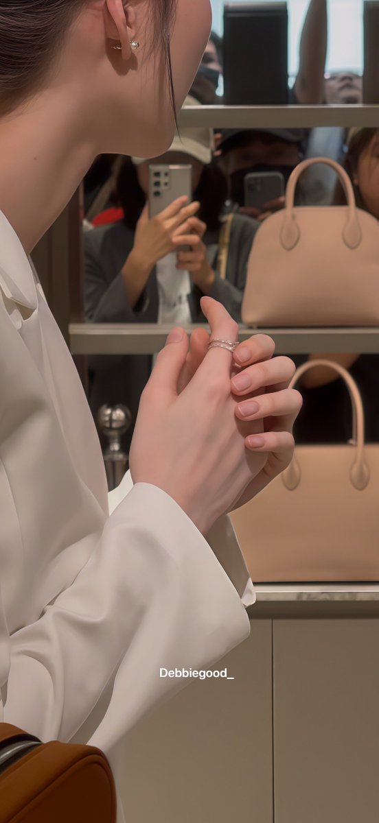 sikonmichel's tweet image. can be a hand model.😳😳

#ormkornnaphat 
#ออมกรณ์นภัส