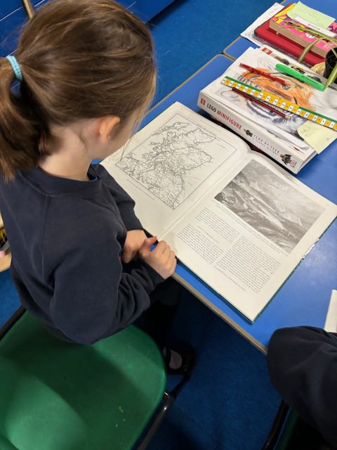 KidlitScotland's tweet photo. Great photos from @StowPrimary! Thank you for taking part in the St Andrews Day Reading Record attempt. #kidlitscot https://t.co/Dr0pVYO3yx