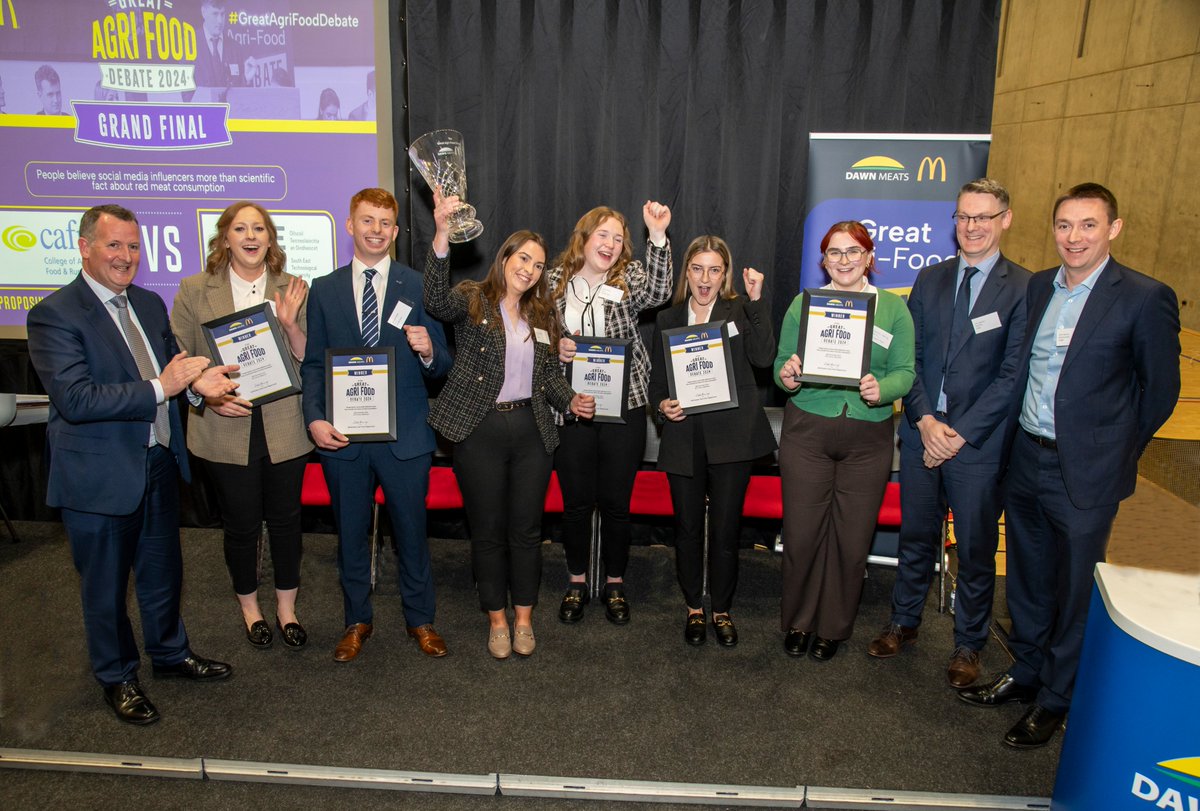 Congratulations to SETU – WINNERS of the 9th annual Great Agri-Food Debate! 🥳🏆
The SETU team were worthy winners after their passionate display in the Grand Final against an incredible <a href="/DiscoverCAFRE/">CAFRE</a> team!
Watch the grand final here: youtube.com/live/02OEqLNV7…
#GreatAgriFoodDebate