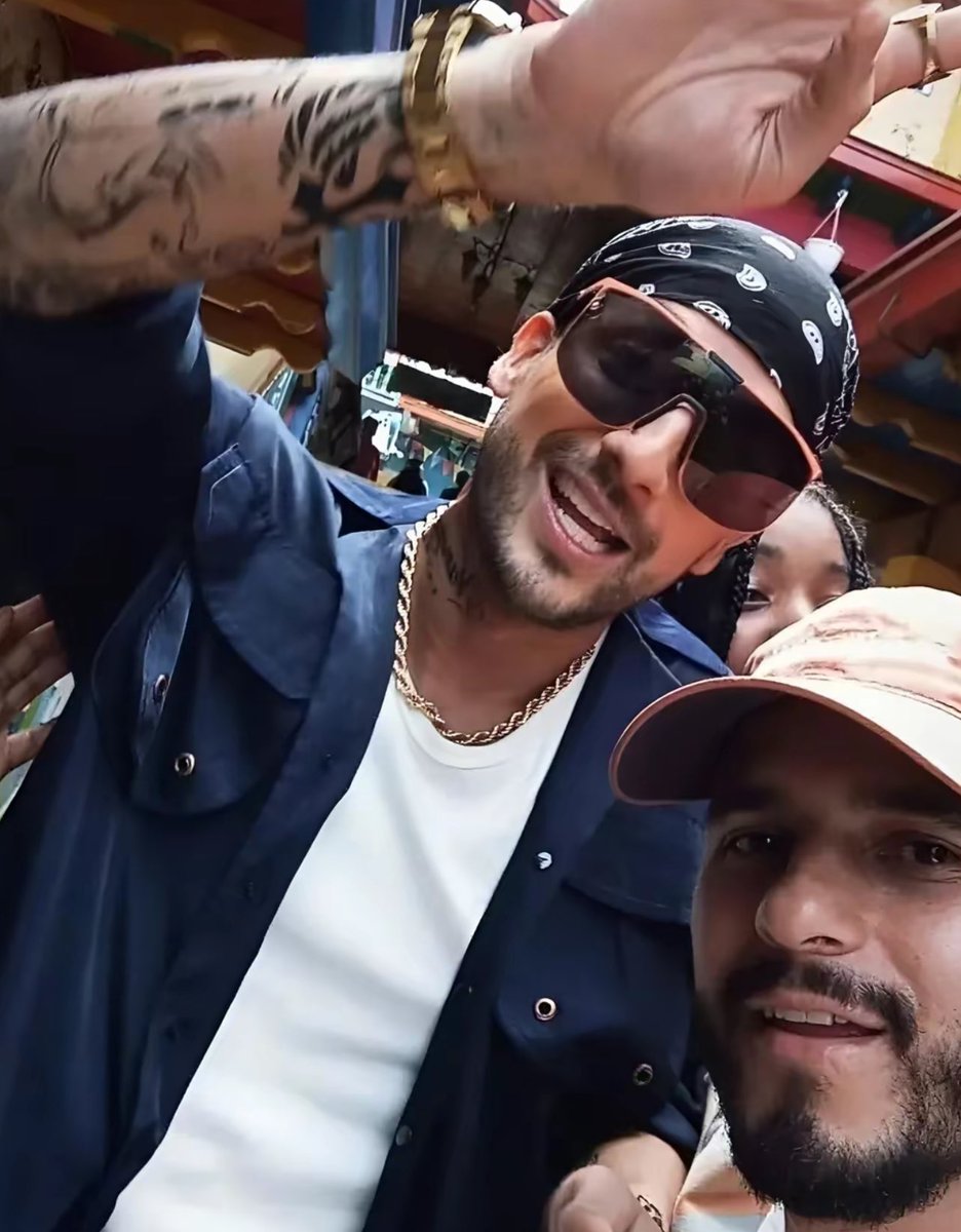 vitonetto_'s tweet photo. E para a terceira temporada aconteceu o impossível, Charly Flow ficou ainda mais parecido com o Maluma. https://t.co/yrezGTPIcF