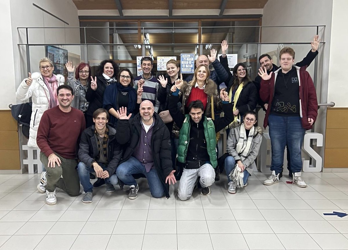 CryptoDomAlts's tweet image. 🔵 Ayer por la tarde recibimos la visita de profesionales, familias y personas con #autismo de Serbia, República Checa, Portugal y España, participantes en el encuentro del proyecto europeo @IDEALProject6 organizado por la @ubuestudiantes y @fmiradastea